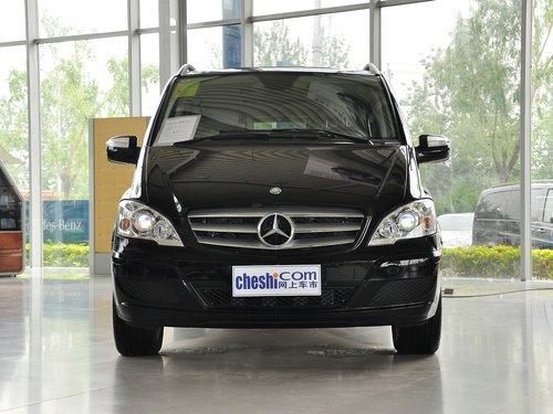 福建奔驰 3.0L 自动 车头正面视角