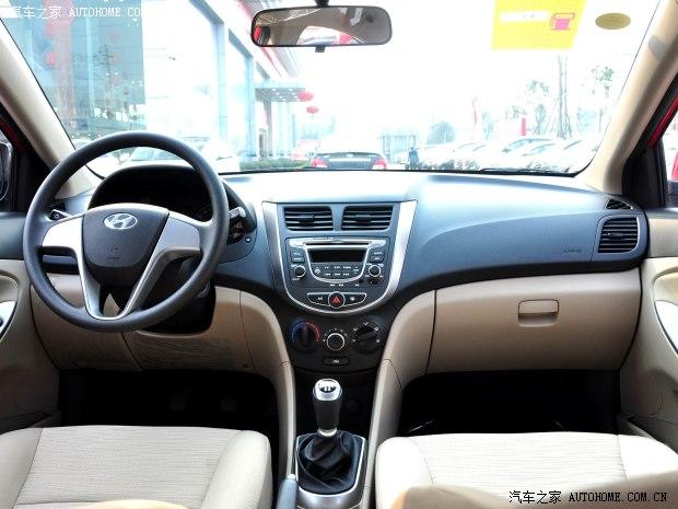 现代北京现代瑞纳2014款 三厢 1.4L 手动智能型GLS