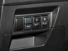 ���ǽ�5 Sedan��5000Ԫ����ȯ �����ֳ�