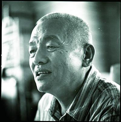 去年9月,朱建新的儿子朱砂与文坛大佬王朔的女儿王咪结婚,是朱新建