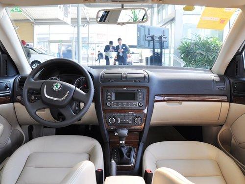 ˹�´� ���� 1.6L MT/AT �п�̨����