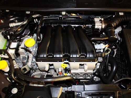 雷诺 2.0 cvt 发动机主体特写