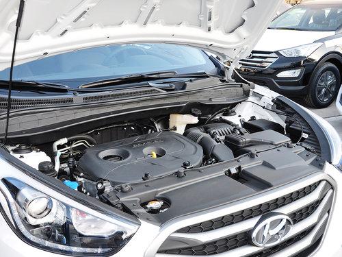 北京现代 改款 GL 2.0L 自动 发动机主体特写