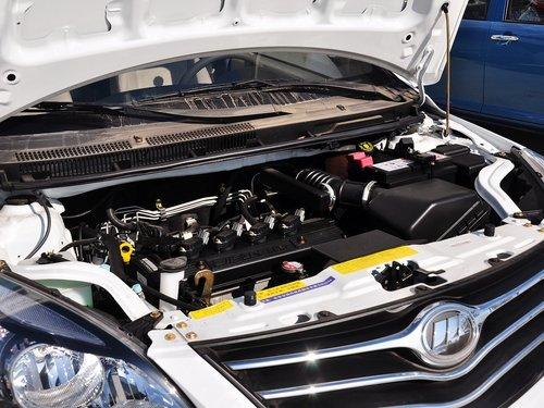 力帆汽车 1.5L 手动 发动机主体特写