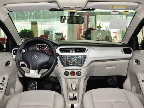 东风雪铁龙 三厢 1.6L 自动 中控台整体