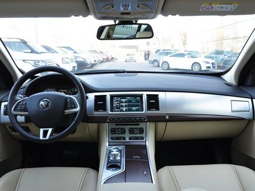 捷豹 XF 2.0T 中控台整体