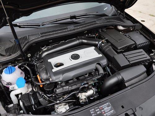 斯柯达 1.8T 自动 发动机主体特写