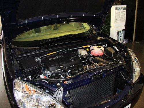 别克 2.4L 发动机局部特写