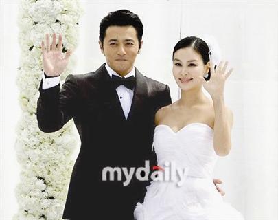 张东健添女凑好字与妻于2010年5月结婚图