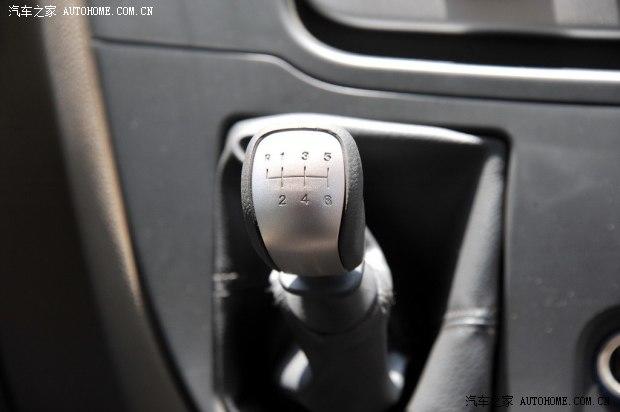 ������ͨ�������ó�������ͨV802012�� 2.5L���ư�