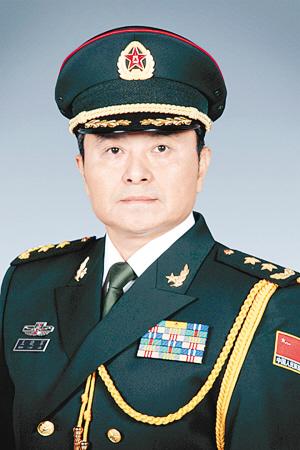 驻港部队司令员常态化海空巡逻确保香港安全