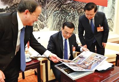 明经华代表土坯房改造帮助农户奔小康