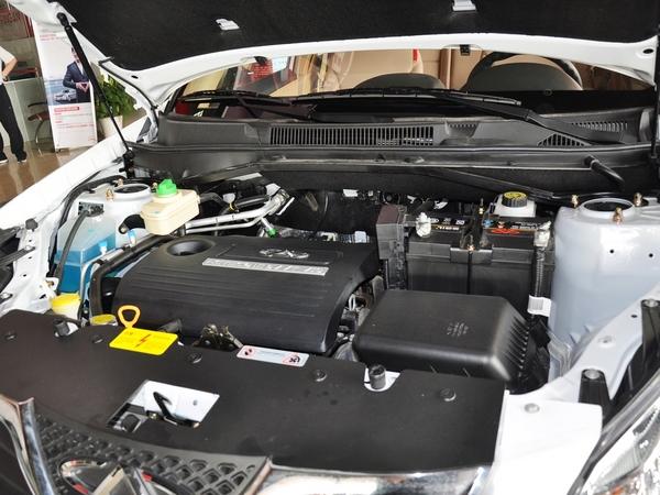 奇瑞汽车 精英版 1.6L 手动 发动机主体特写