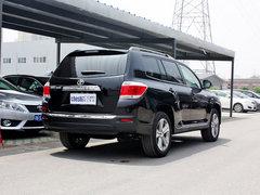 广汽丰田 汉兰达 3.5L AT 车辆右侧尾部视角