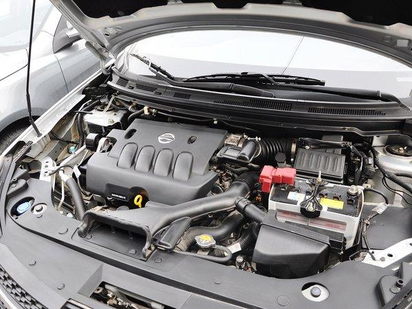 东风风神 2.0 CVT 发动机主体特写