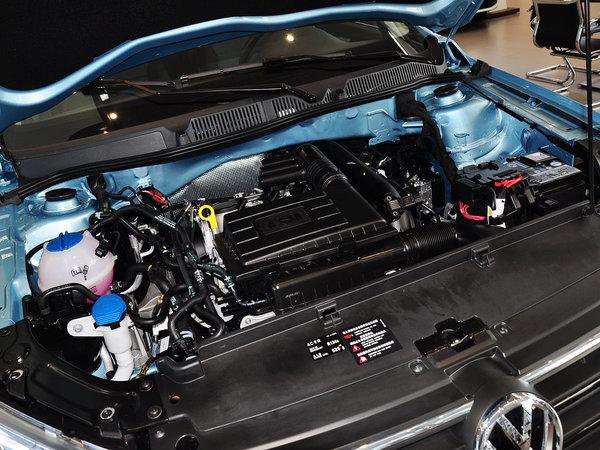上海大众 1.4TSI DSG 发动机主体特写