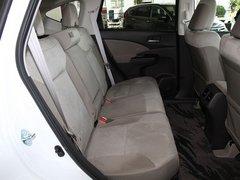 东风本田 CR-V 2.0L AT 第二排座椅45度视角