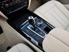 宝马(进口) xDrive35i 3.0T 自动 挂档把手特写