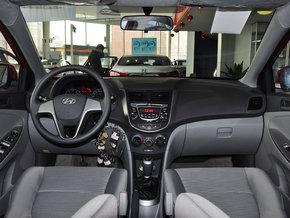 北京现代 三厢 1.4L 手动 中控台整体