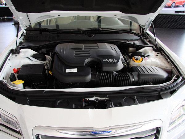 克莱斯勒(进口) 3.6L 自动 发动机局部特写