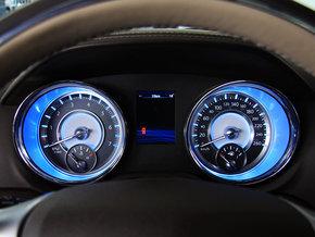 克莱斯勒(进口) 3.6L 自动 方向盘后方仪表盘