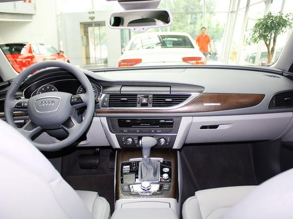一汽奥迪 35 FSI quattro DCT 中控台整体