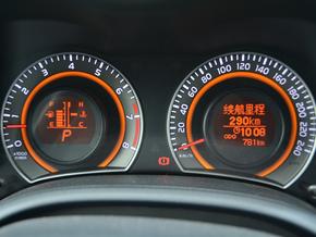 一汽丰田 1.8GL-i CVT 方向盘后方仪表盘