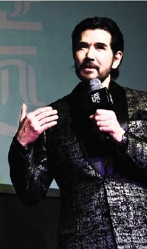 费翔携新歌回归乐坛蓄浓密胡须形象大变图