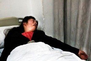 杨家任因为见义勇为牺牲,他的妻子悲痛欲绝 都市时报 资渔