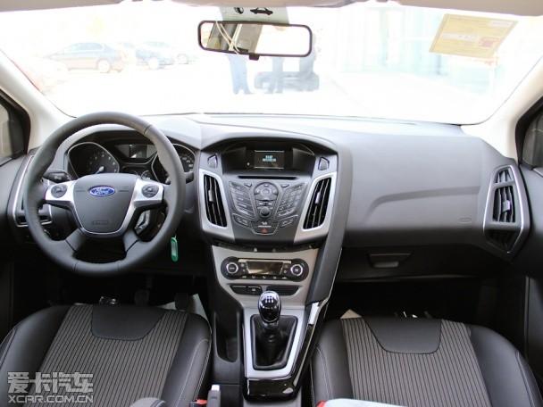 长安福特2012款新福克斯三厢