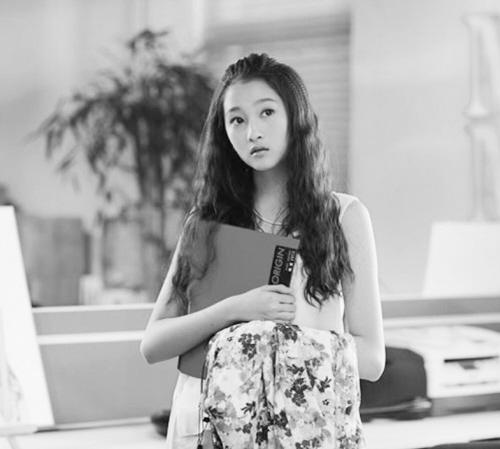 关晓彤通过《大丈夫》"欧阳淼淼"和《一仆二主》中"杨树苗"这两个角色