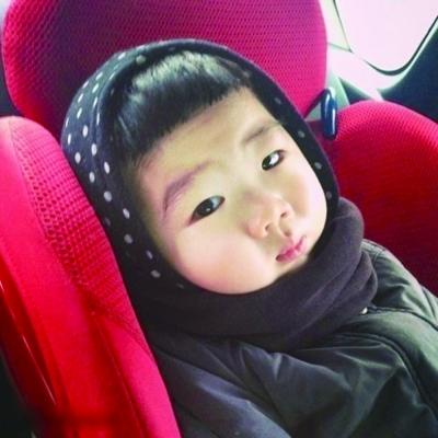 韩国喜感男孩走红圆脸单眼皮惹人爱图