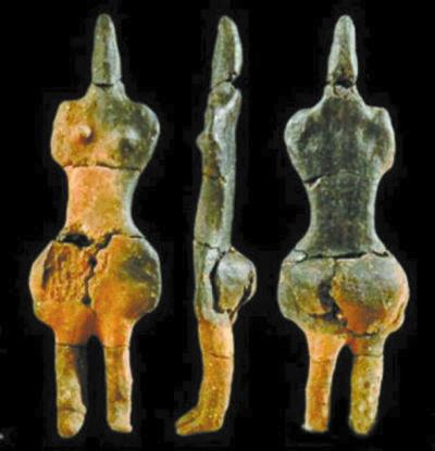法国现6000年远古雕像 或用于拜祭生育女神(图)