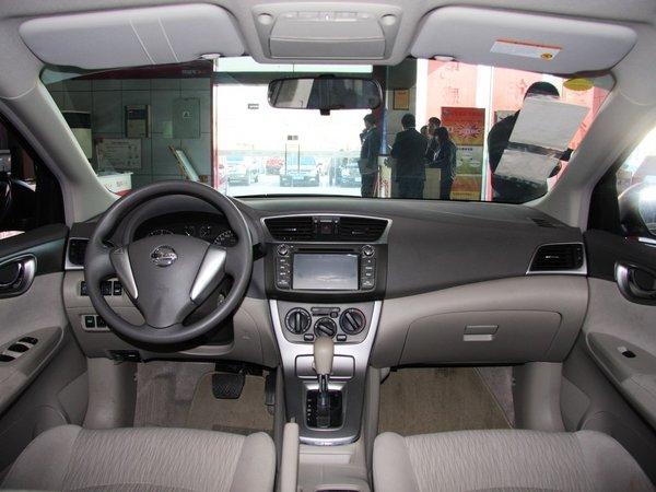 东风日产 1.6 XE CVT 中控台整体
