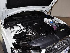 奥迪(进口) 40TFSI 2.0T DCT 发动机主体特写