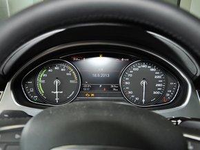 奥迪(进口) 2.0T 方向盘后方仪表盘