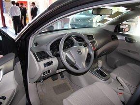 东风日产 1.6 XE CVT 中控台左侧