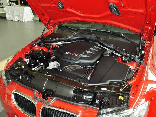 宝马M 4.0L DCT 发动机主体特写