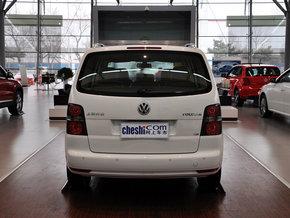 上海大众 1.4TSI 车辆正后方尾部视角