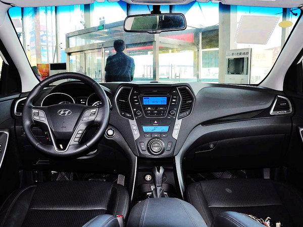 北京现代 2.4L 自动 中控台整体