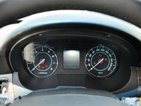 江淮汽车 2.0T 自动 方向盘后方仪表盘