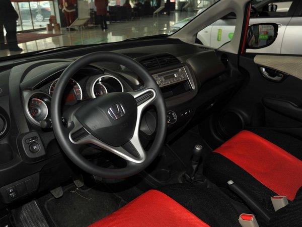 广汽本田 1.3L 手动 中控台左侧