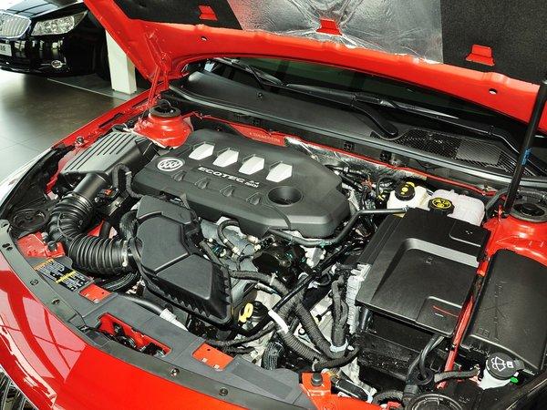 别克 2.4L 自动 发动机主体特写