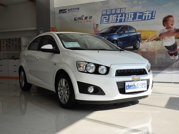 雪佛兰 三厢 1.6 自动 车辆右侧45度角