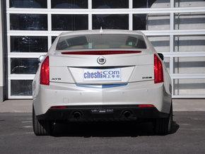 凯迪拉克(进口) 28T 车辆正后方尾部视角