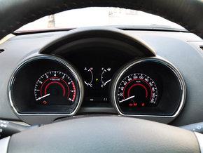广汽丰田 2.7L 自动 方向盘后方仪表盘