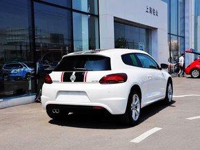 大众(进口) 2.0TSI 车辆右侧尾部视角