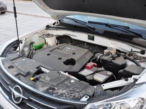海马汽车 2.0L 手动 发动机主体特写