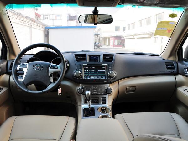 广汽丰田 2.7L 自动 中控台整体