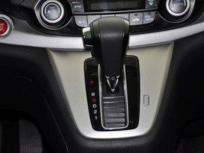 东风本田 2.4L 自动 挂档把手特写